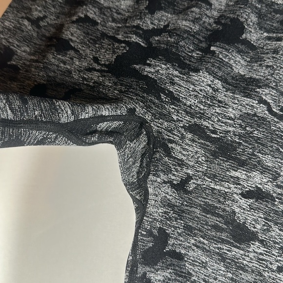 Gymshark Grey Camouflage Athletic Seamless Leggings - Picture 3 of 8
